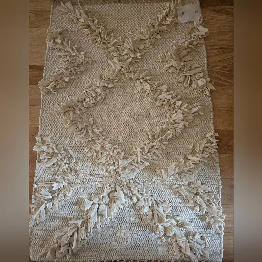 Urban Outfitters Jalen Tufted Rag Rug. New